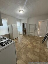 151 E Cottage St, Unit 2 in Boston, MA - Building Photo - Building Photo