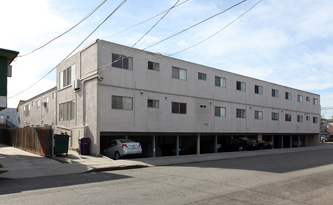 Seal Beach Apartment in Long Beach, CA - Foto de edificio - Building Photo