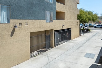 Excelsior Apartments in Santa Ana, CA - Building Photo - Building Photo