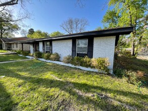 1501 W Chestnut St in Denison, TX - Building Photo - Building Photo