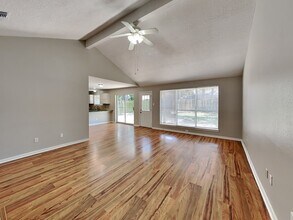2419 Sherwood Hollow Ln in Houston, TX - Building Photo - Building Photo