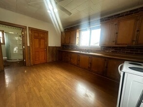 421 Michigan Ave in Gladstone, MI - Building Photo - Building Photo