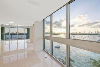 1500 Bay Rd, Unit N-0915 in Miami Beach, FL - Building Photo - Building Photo