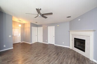 1118 Calinda Dr in Pensacola, FL - Building Photo - Building Photo