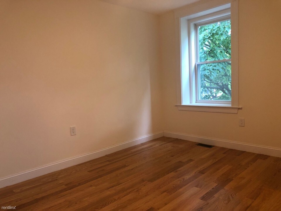 7 Grant St-Unit -# 2 in Boston, MA - Building Photo