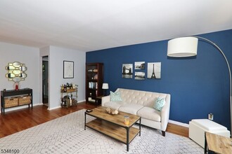 37 Sandra Cir in Westfield, NJ - Building Photo - Building Photo