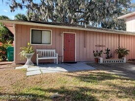 2324 Bignonia St in Melbourne, FL - Building Photo