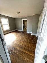 1910 W College St in Springfield, MO - Building Photo - Building Photo