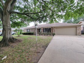 1803 Cypress Dr in Richmond, TX - Building Photo