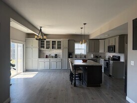 3702 Delwood Dr in Columbia, MO - Building Photo