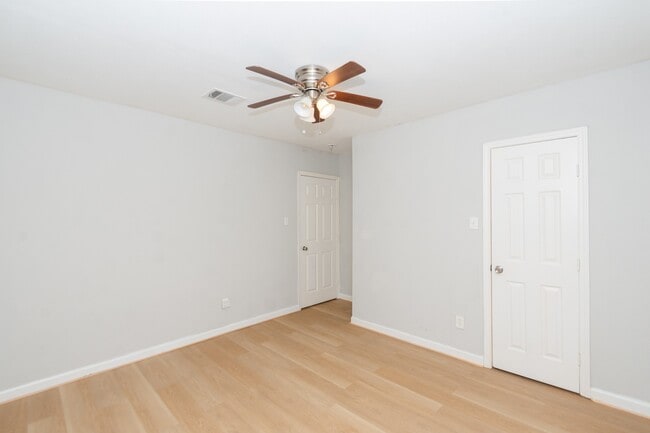 property at 3707 Meadowlake Rd