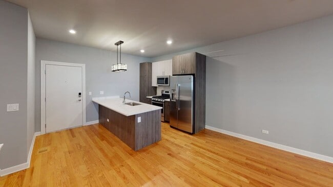 5117 S Kenwood Ave, Unit 302