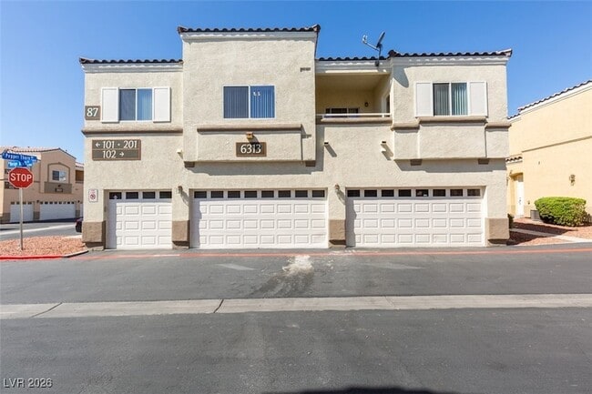 6313 Beige Bluff St in North Las Vegas, NV - Foto de edificio - Building Photo