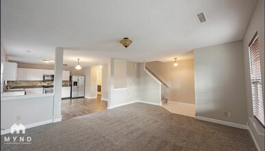 12632 Endurance Dr in Fishers, IN - Foto de edificio - Building Photo