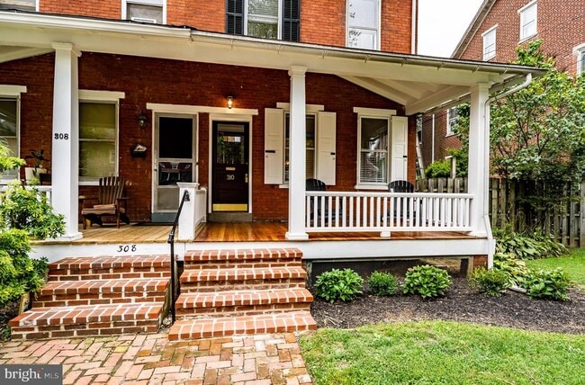 310 W Biddle St in West Chester, PA - Building Photo - Building Photo