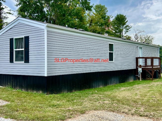 56 Health Nut Ln in Hendersonville, NC - Building Photo - Building Photo