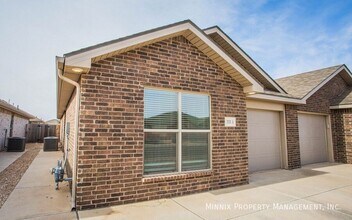 2111 N Jayton Ave in Lubbock, TX - Building Photo - Building Photo