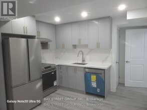 43 Herefordshire Cres in East Gwillimbury, ON - Building Photo - Building Photo