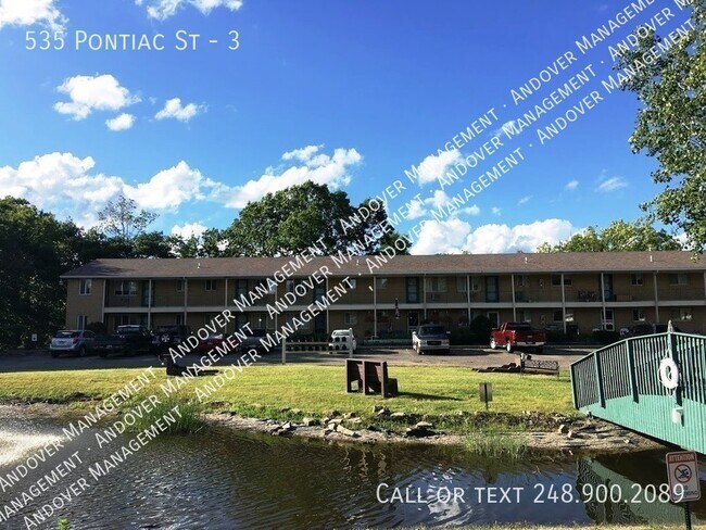 525 - 535 Pontiac St, Unit 3 in Oxford, MI - Building Photo - Building Photo