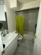 72 Lake Ave in Richmond Hill, ON - Building Photo - Building Photo