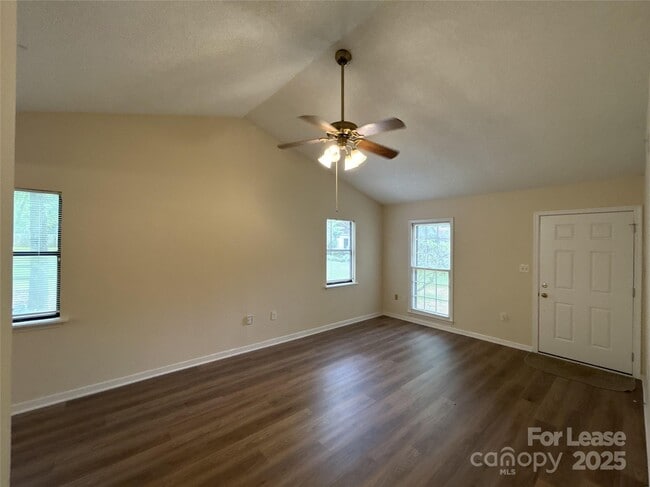 6506 Doubletree Dr in Charlotte, NC - Building Photo - Building Photo