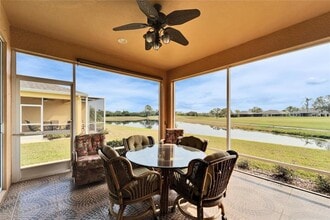 970 Pembroke Point Way in Sun City Center, FL - Building Photo - Building Photo