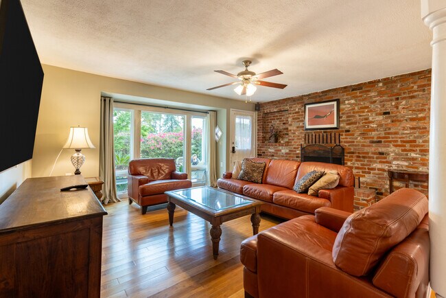 805 Regal Rd in Encinitas, CA - Building Photo - Building Photo