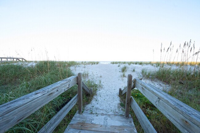 1551 1st St S, Unit 301 in Jacksonville Beach, FL - Building Photo - Building Photo