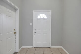 167 Binnacle Ct, Unit A in Willis, TX - Building Photo - Building Photo