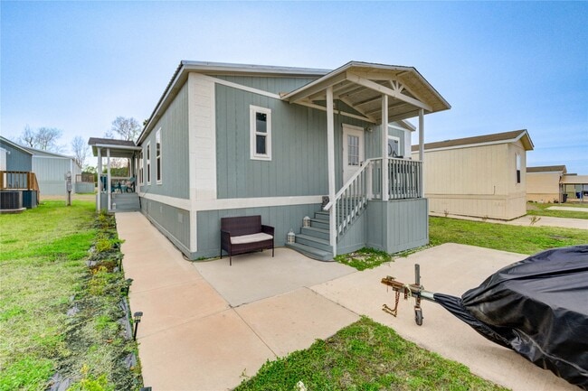 17338 FM 1097 in Montgomery, TX - Building Photo - Building Photo