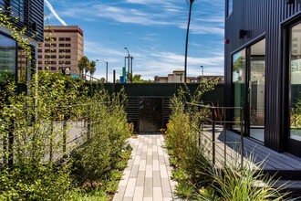 489 Washington Blvd, Unit 2 in Marina Del Rey, CA - Building Photo - Building Photo