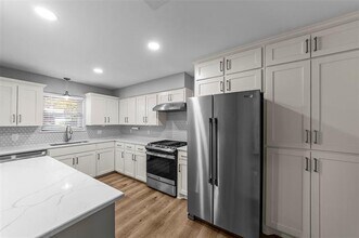 7607 Wellcrest Dr in Dallas, TX - Building Photo - Building Photo