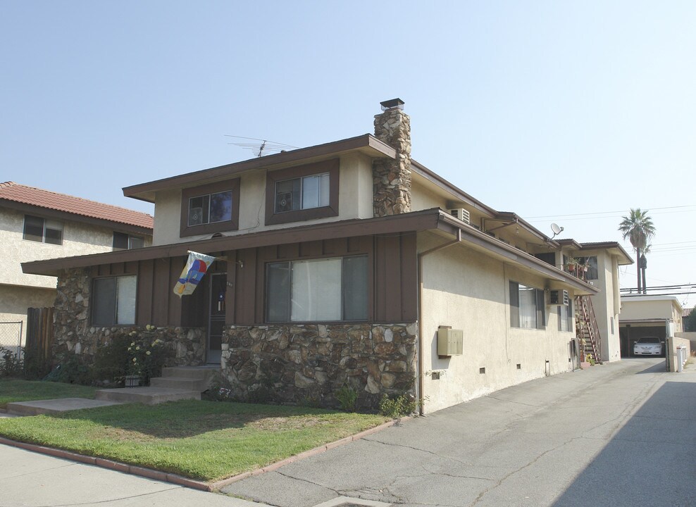 428 N Garfield Ave in Alhambra, CA - Foto de edificio