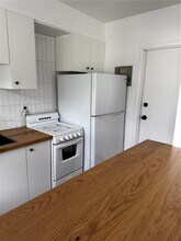 725 NE 91st St in Miami Shores, FL - Foto de edificio - Building Photo