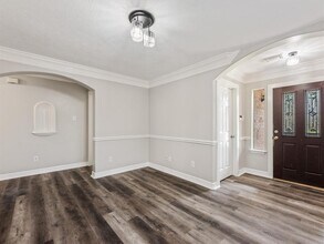 7307 Village Lake Dr in Cypress, TX - Foto de edificio - Building Photo