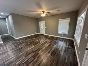 6426 Racine St in Neosho, MO - Building Photo - Building Photo