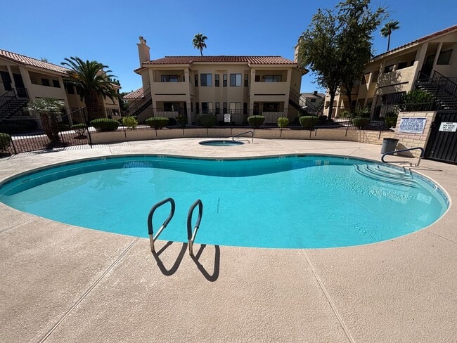 1105 N Buffalo Dr in Las Vegas, NV - Building Photo - Building Photo