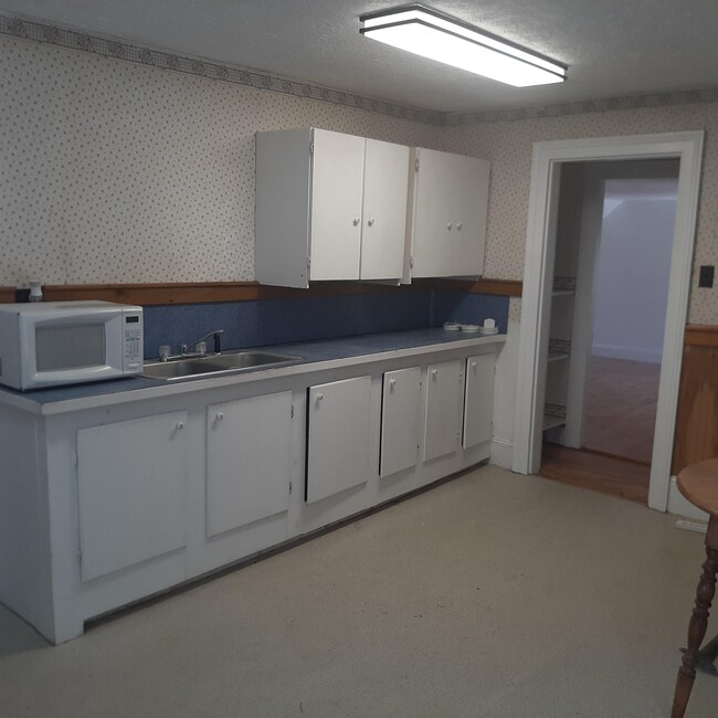 10 Parsons St-Unit -4-A in Colebrook, NH - Building Photo - Building Photo