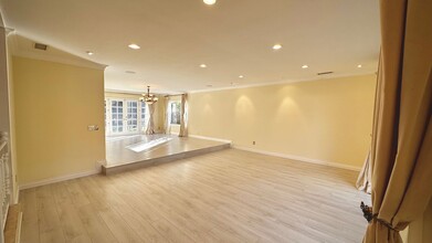 1214 Swarthmore Dr in Glendale, CA - Building Photo - Building Photo