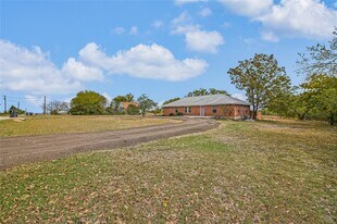 200 Creekside Trail in Kyle, TX - Building Photo