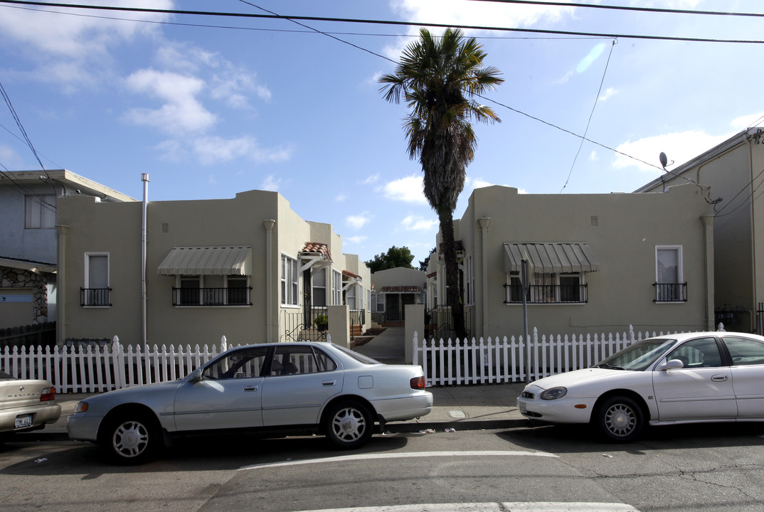 3760 Brookdale Ave in Oakland, CA - Foto de edificio