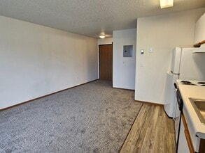 Green On 10th in Fargo, ND - Building Photo - Building Photo