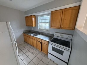 8201 NW 5th Ct in Miami, FL - Building Photo - Building Photo