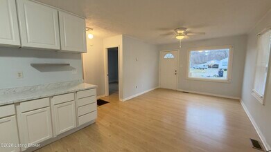 4203 Searcy Ln in Louisville, KY - Building Photo - Building Photo