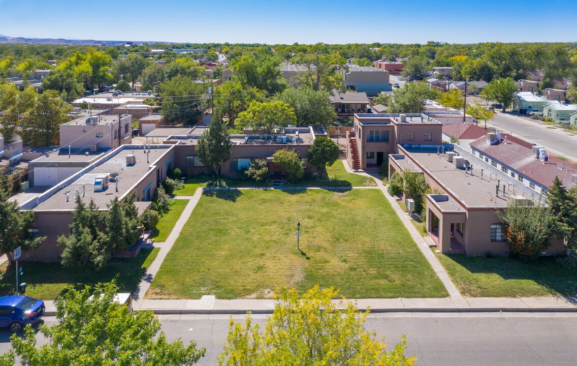 1018-1022 Silver Ave SW in Albuquerque, NM - Building Photo