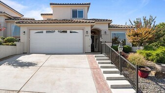 8731 W Skagit Ave in Kennewick, WA - Building Photo