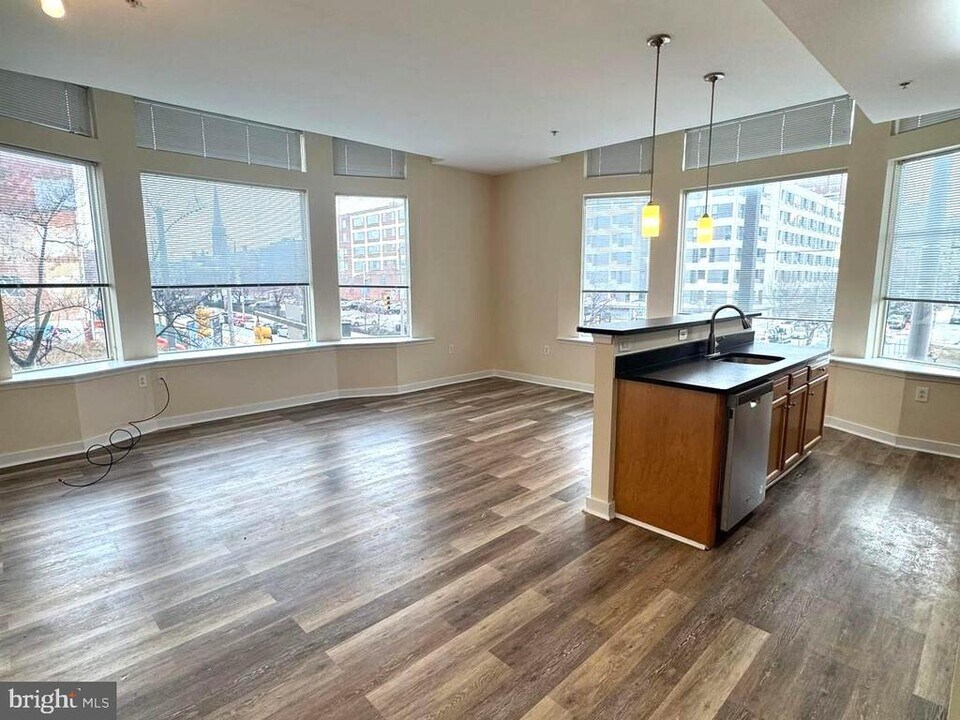 301 W Franklin St-Unit -205 in Baltimore, MD - Building Photo