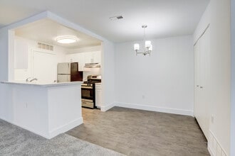 Arbor Club Apartments - Ann Arbor, MI in Ann Arbor, MI - Building Photo - Interior Photo