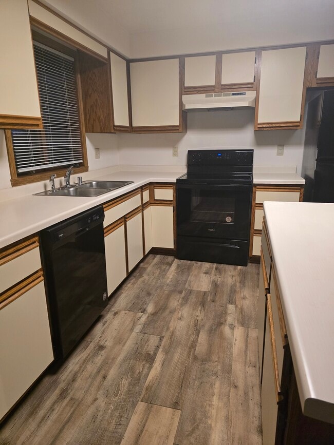 2231 Cloudview Ct in Appleton, WI - Building Photo - Building Photo