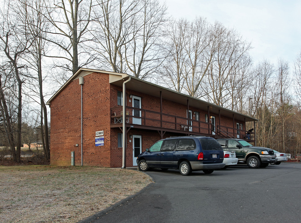 12885 Old US 52 Hwy in Winston-Salem, NC - Foto de edificio